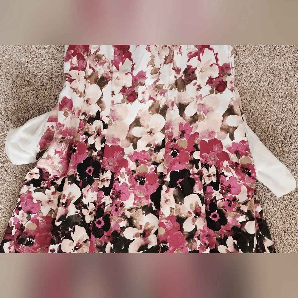 White House Black Market Floral Sleeveless Dress, lined & with pockets! - Picture 4 of 6